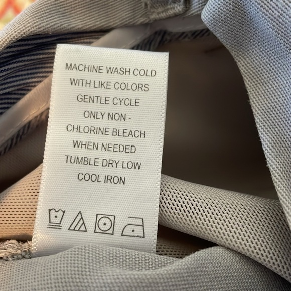 Women’s sz 14 Counterparts light gray capris. Front/back pockets 2% spandex - Picture 7 of 8